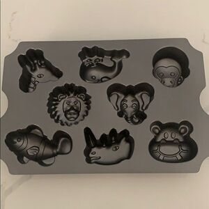 Animal Zoo muffins tray
